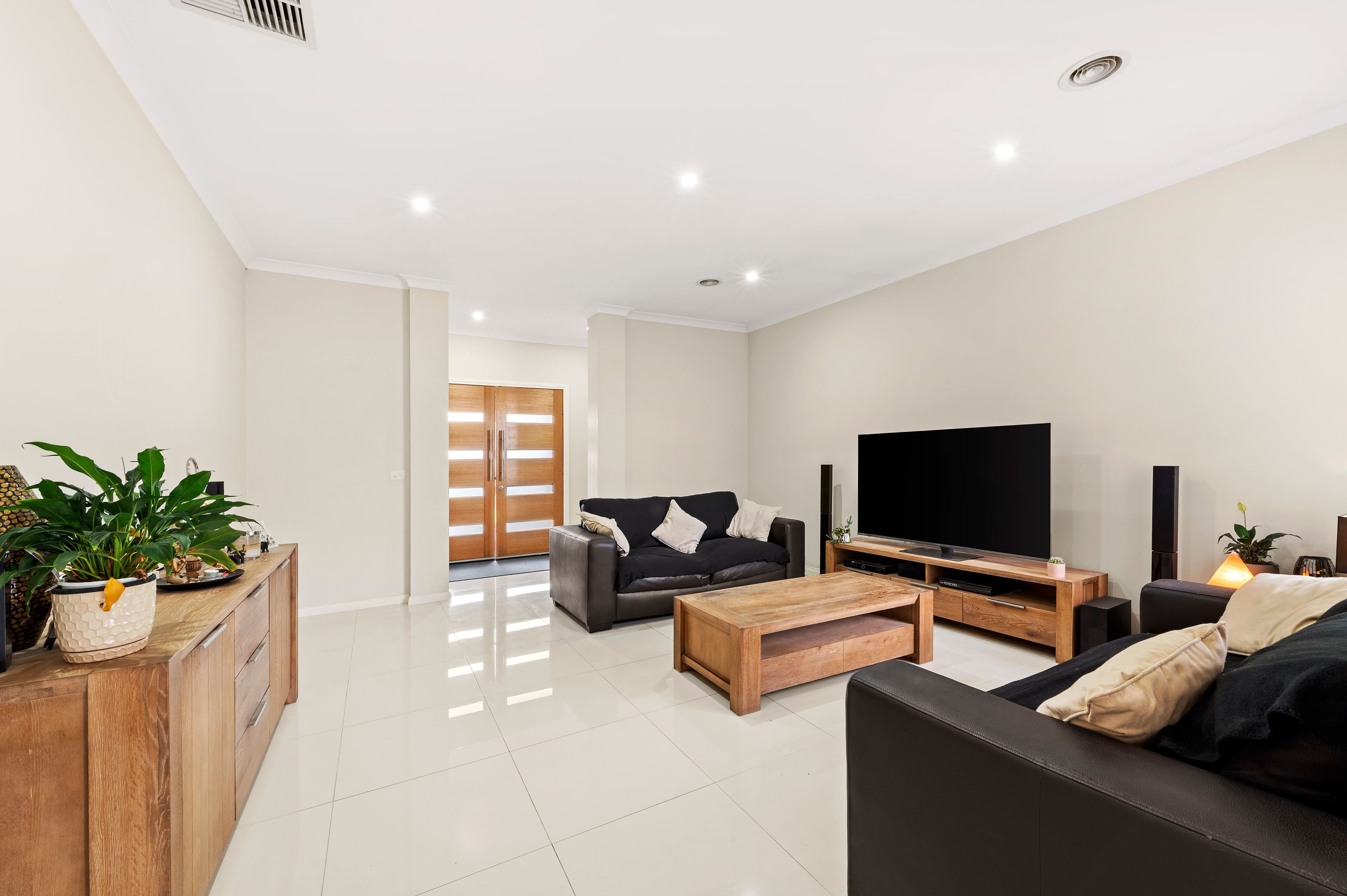1A Brogden Court, Rowville VIC 3178, Rowville - Thumbnail 2