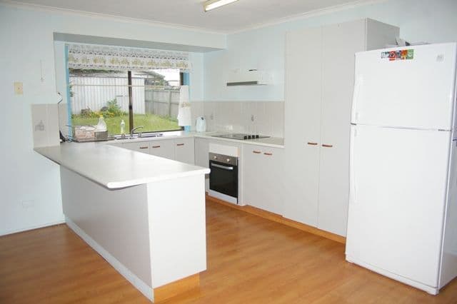 5 Bermuda Avenue, DECEPTION BAY QLD 4508, Deception Bay - Thumbnail 2