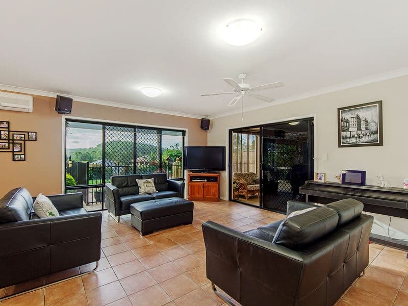 12 Paddy Place, Oxenford QLD 4210, Oxenford - Thumbnail 5