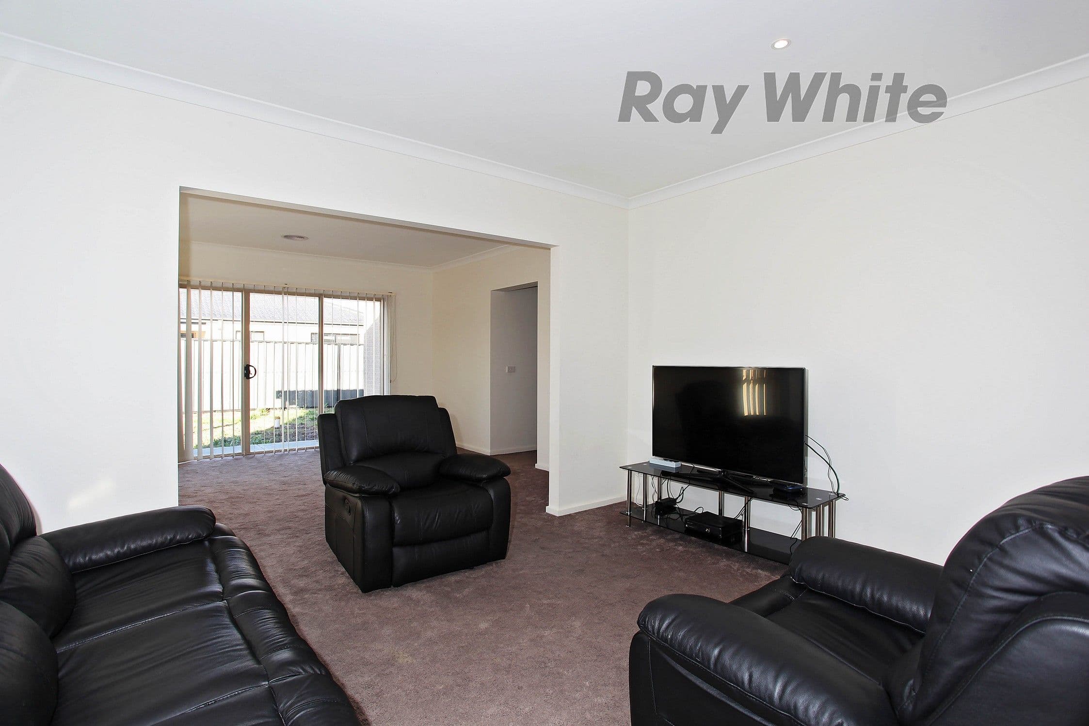 13 Elegante Road, Point Cook VIC 3030, Point Cook - Thumbnail 5