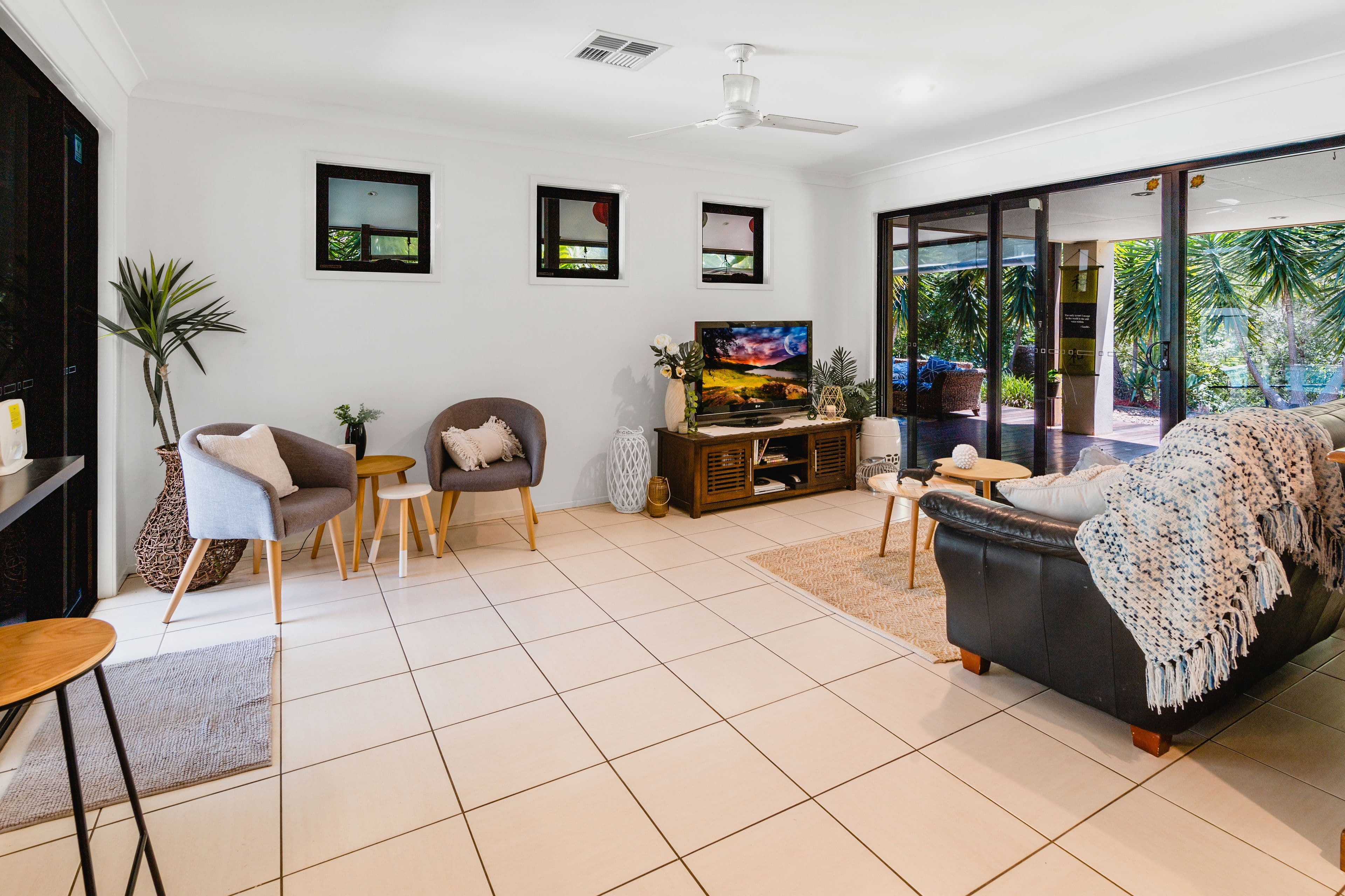 4 Bakers Ridge Drive, Oxenford QLD 4210, Oxenford - Thumbnail 2