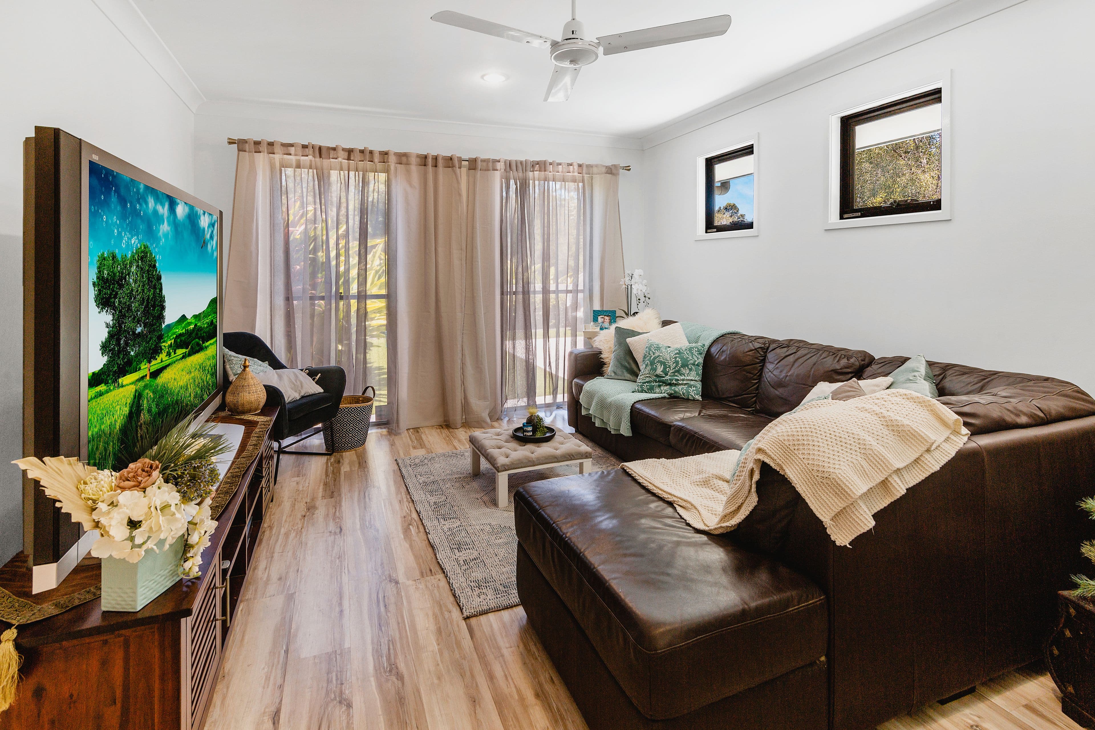 4 Bakers Ridge Drive, Oxenford QLD 4210, Oxenford - Thumbnail 3