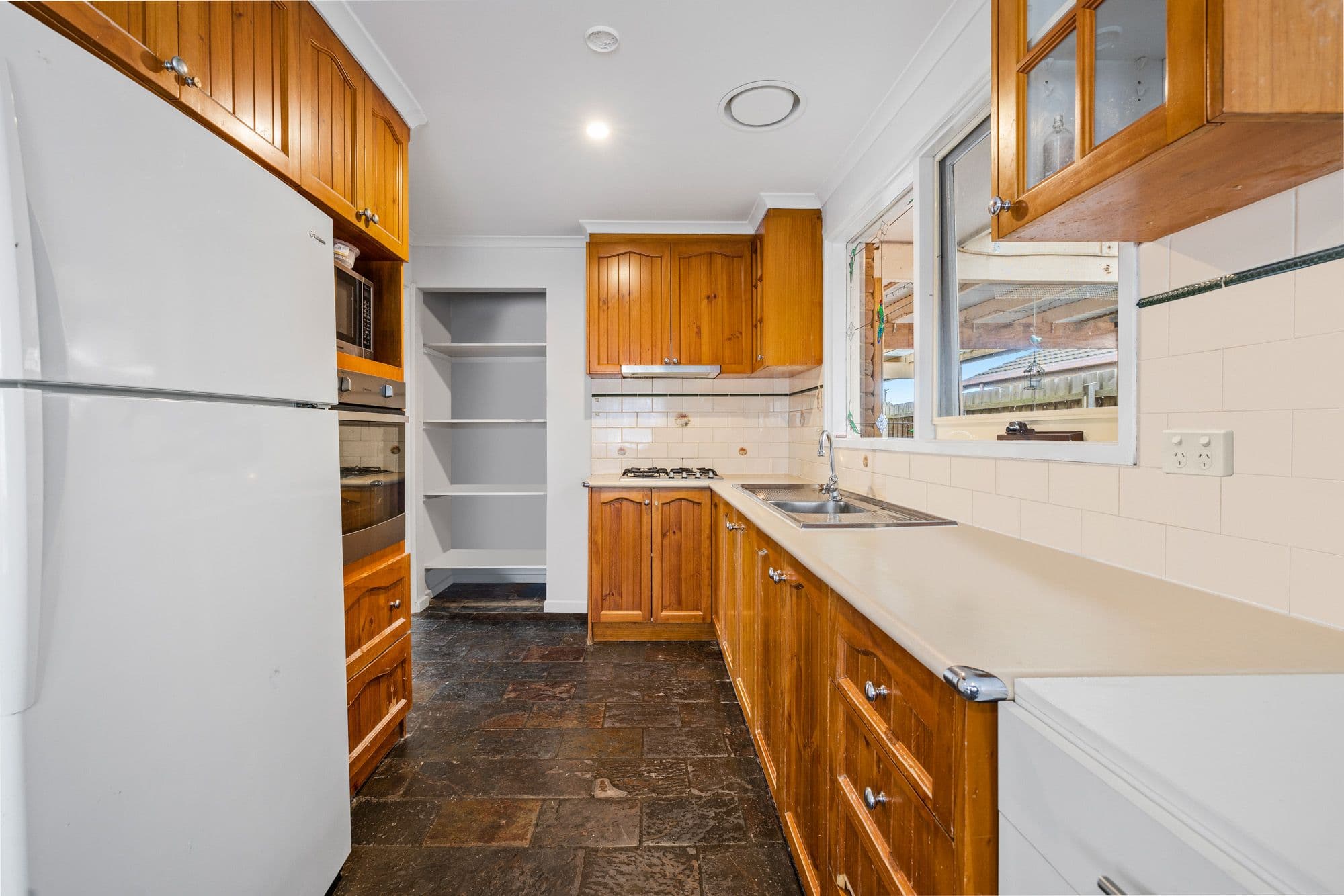 23 Oxford Way, Wyndham Vale VIC 3024, Wyndham Vale - Thumbnail 2