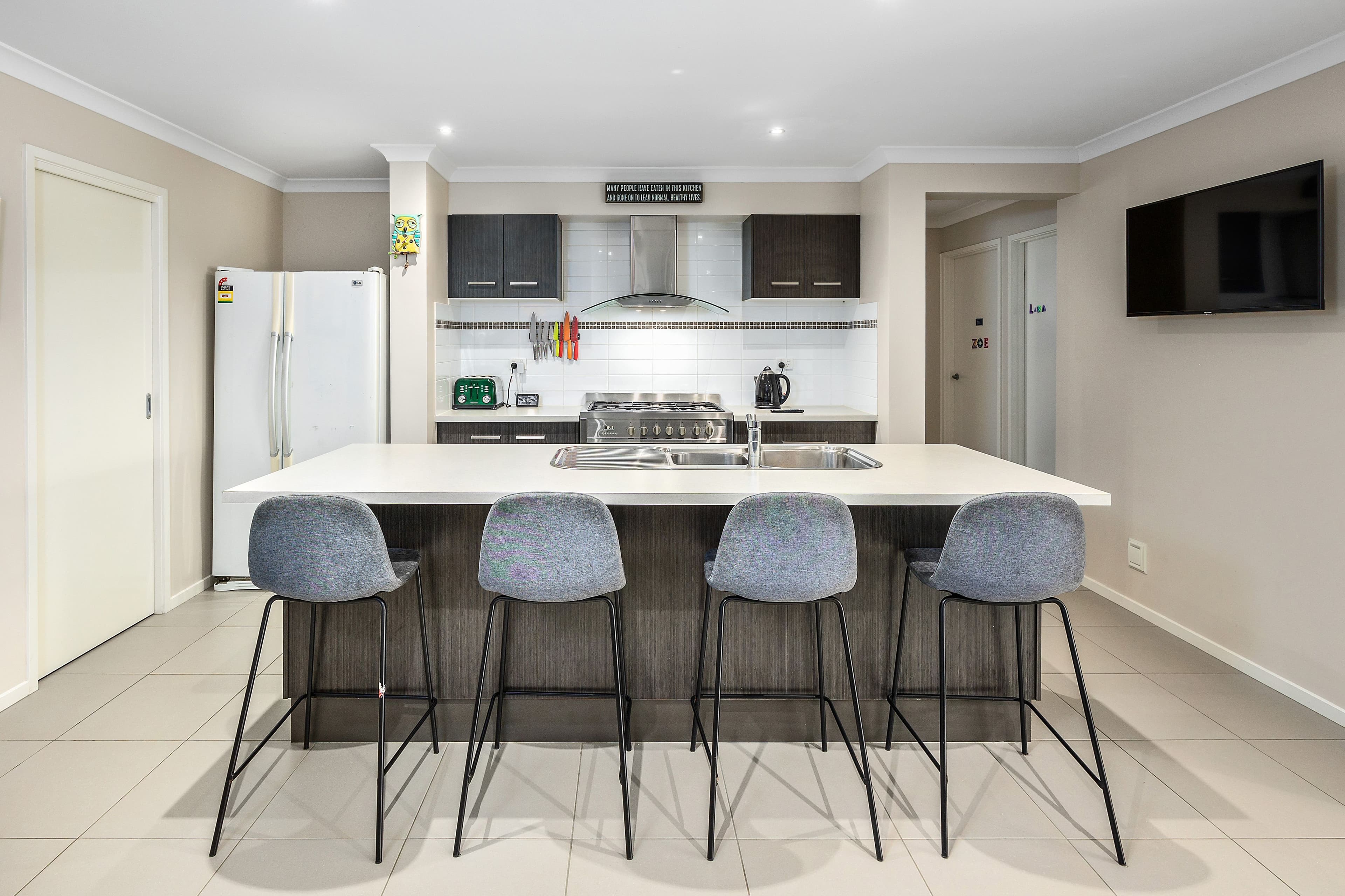 2 Monty Court, Rosebud VIC 3939, Rosebud - Thumbnail 2