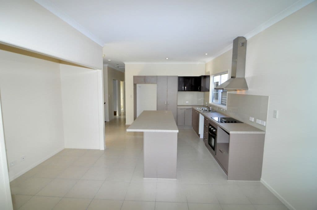 316 Rode Road, WAVELL HEIGHTS QLD 4012, Wavell Heights - Thumbnail 5