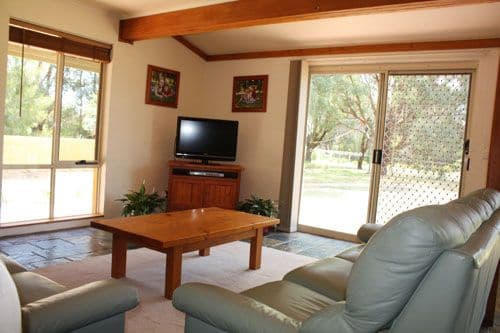 132a Ellendon Street, BUNGENDORE NSW 2621, Bungendore - Thumbnail 2