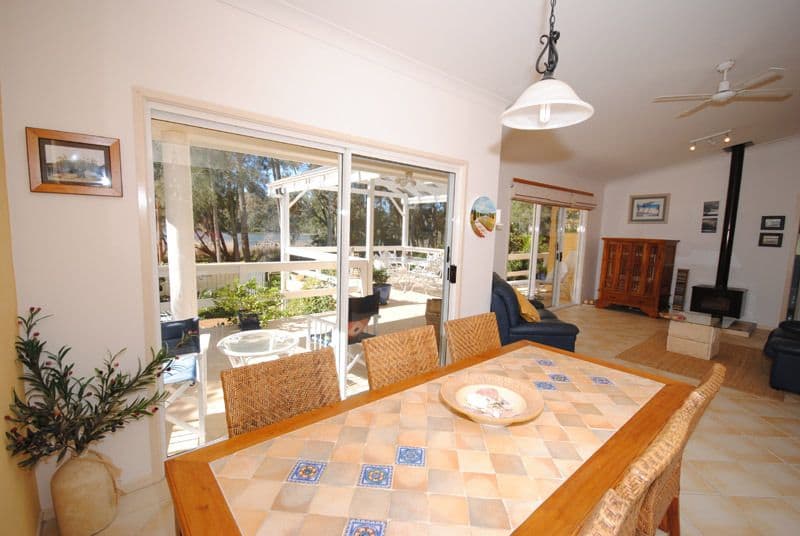 24 Lake Shore Drive, North Avoca - Thumbnail 5