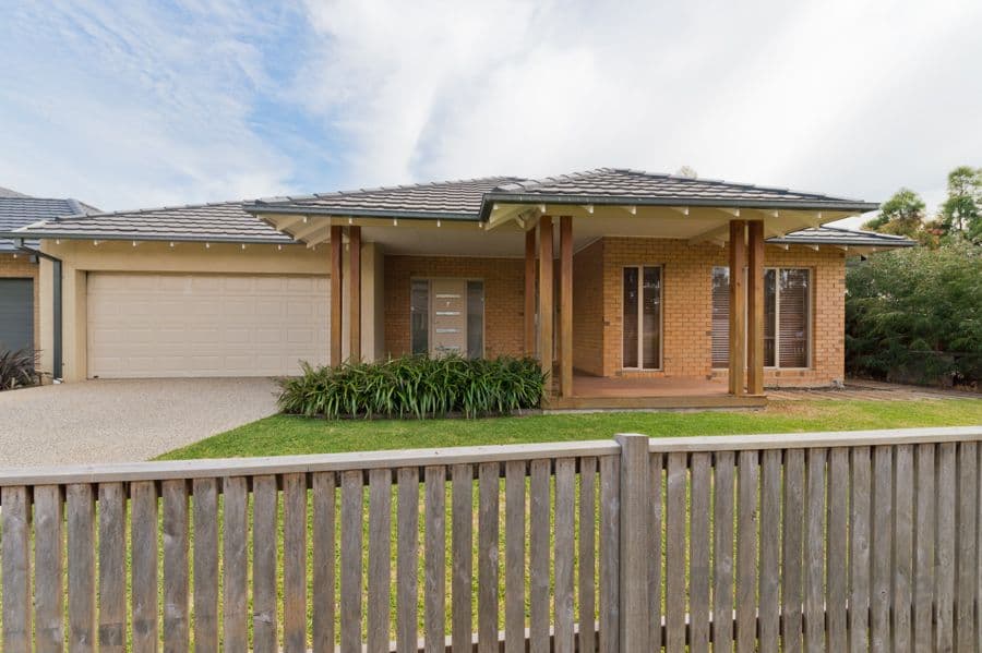 7 Kevington Drive, EYNESBURY VIC 3338, Eynesbury - Thumbnail 2