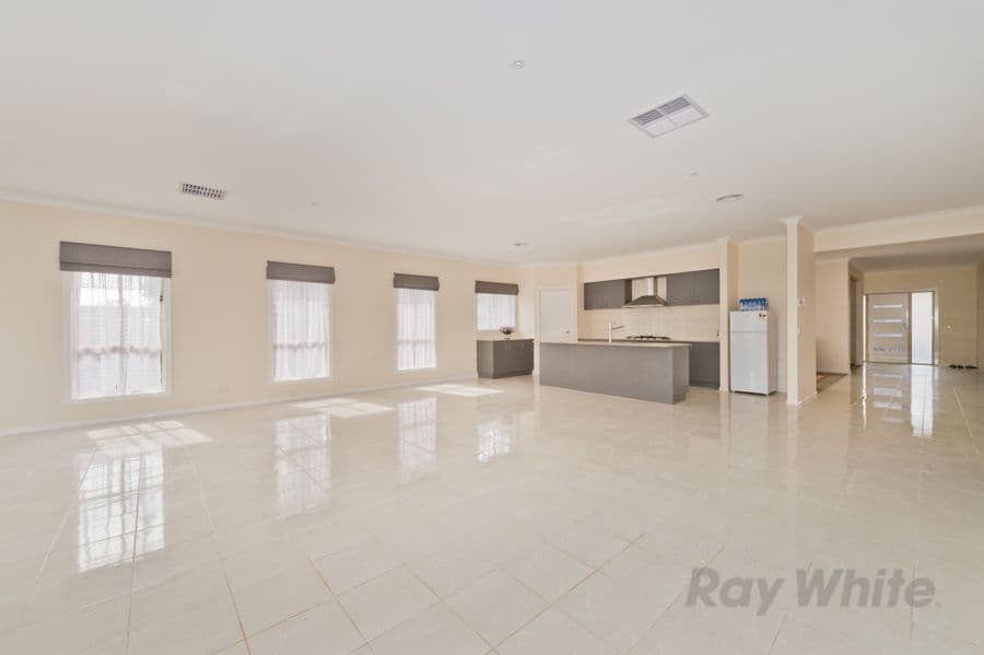 7 Kevington Drive, EYNESBURY VIC 3338, Eynesbury - Thumbnail 4