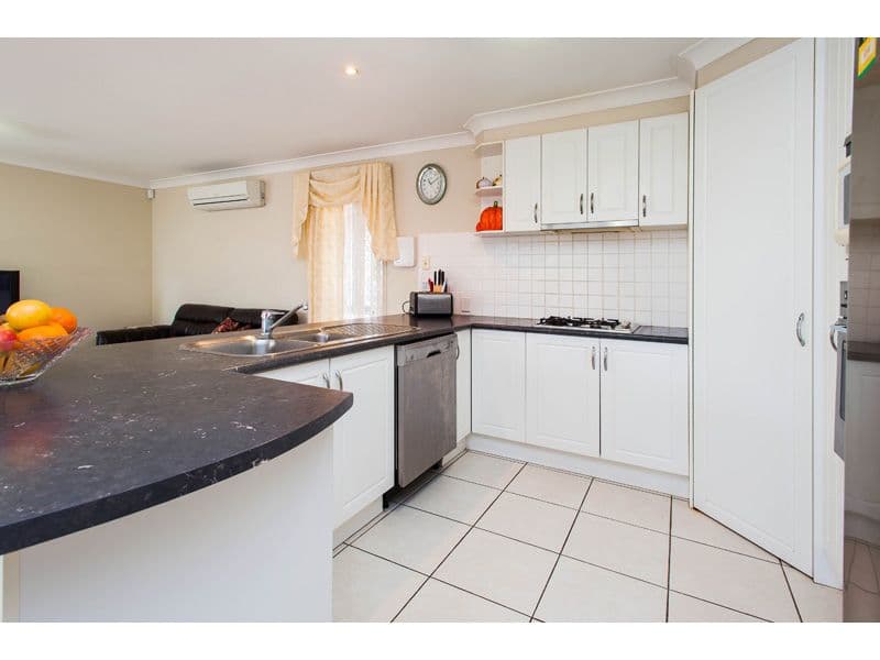 19 Yvonne Road, EIGHT MILE PLAINS QLD 4113, Eight Mile Plains - Thumbnail 7