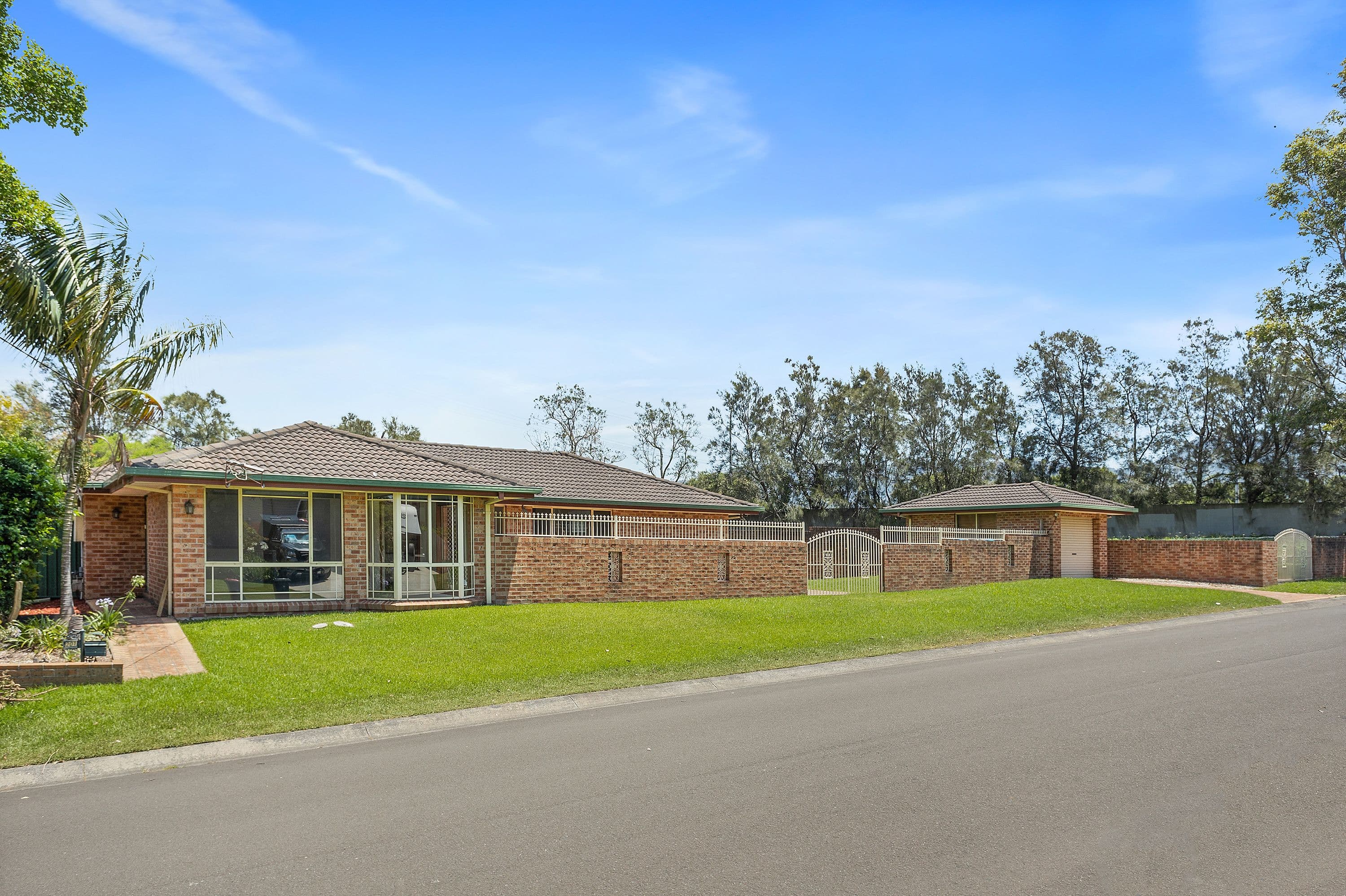 201 Gladstone Avenue, Mount Saint Thomas NSW 2500, Spring Hill - Image 1
