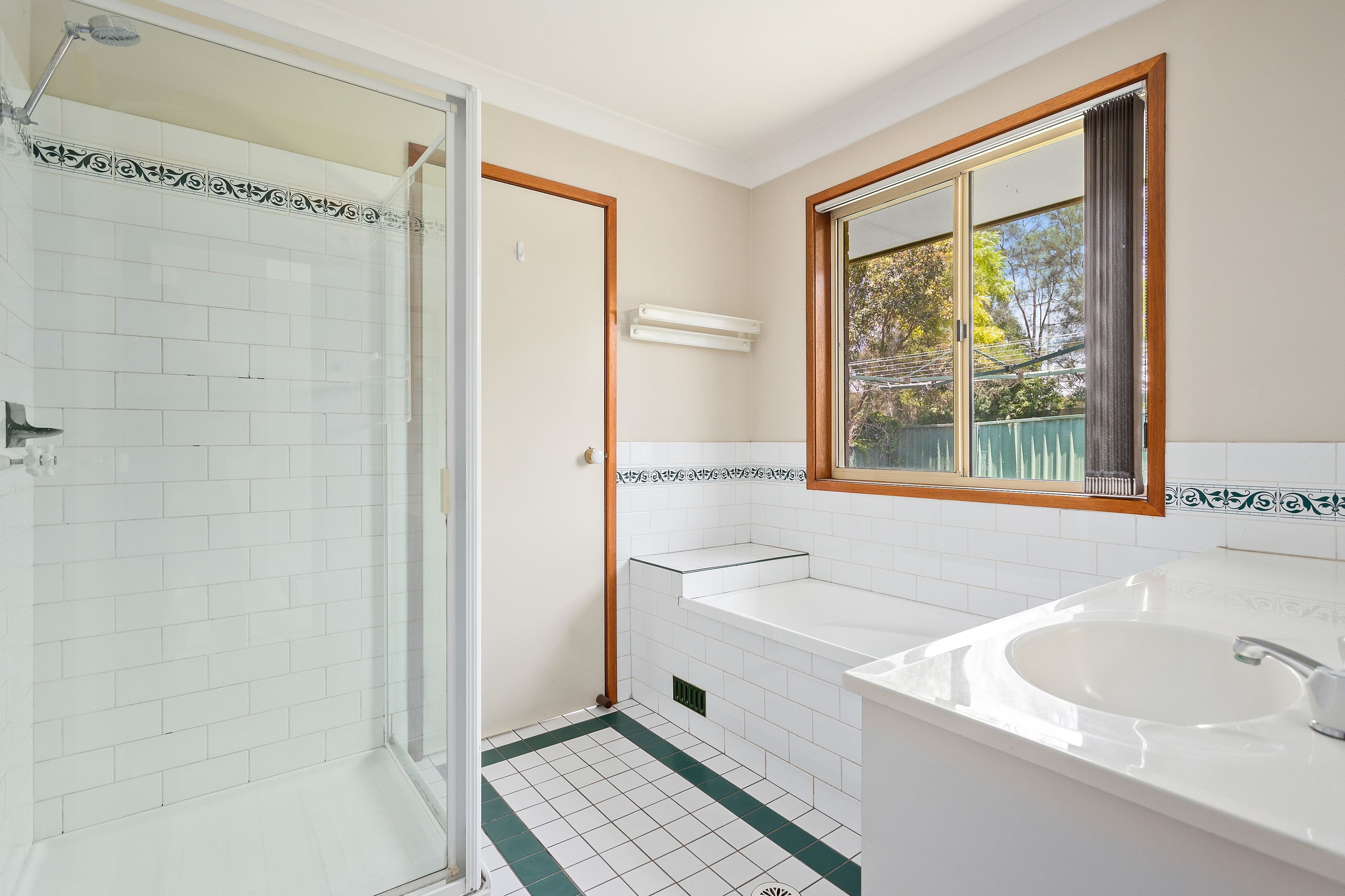 201 Gladstone Avenue, Mount Saint Thomas NSW 2500, Spring Hill - Thumbnail 6