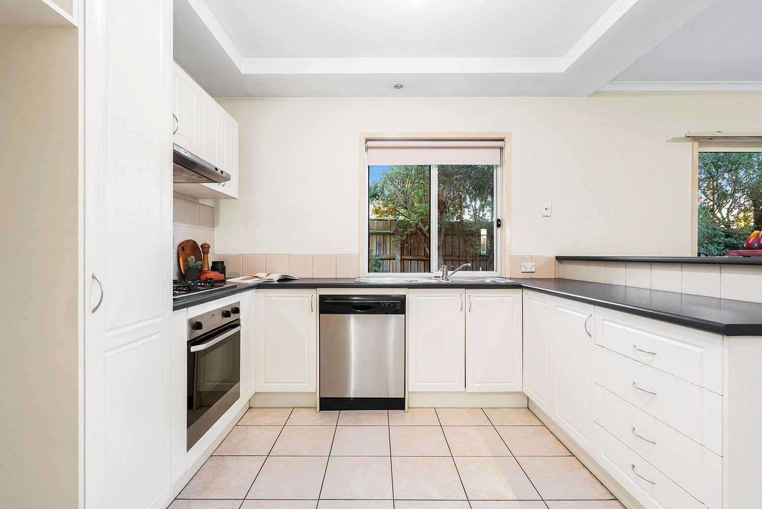 1 Kingsland Close, Dingley Village VIC 3172, Dingley Village - Thumbnail 3
