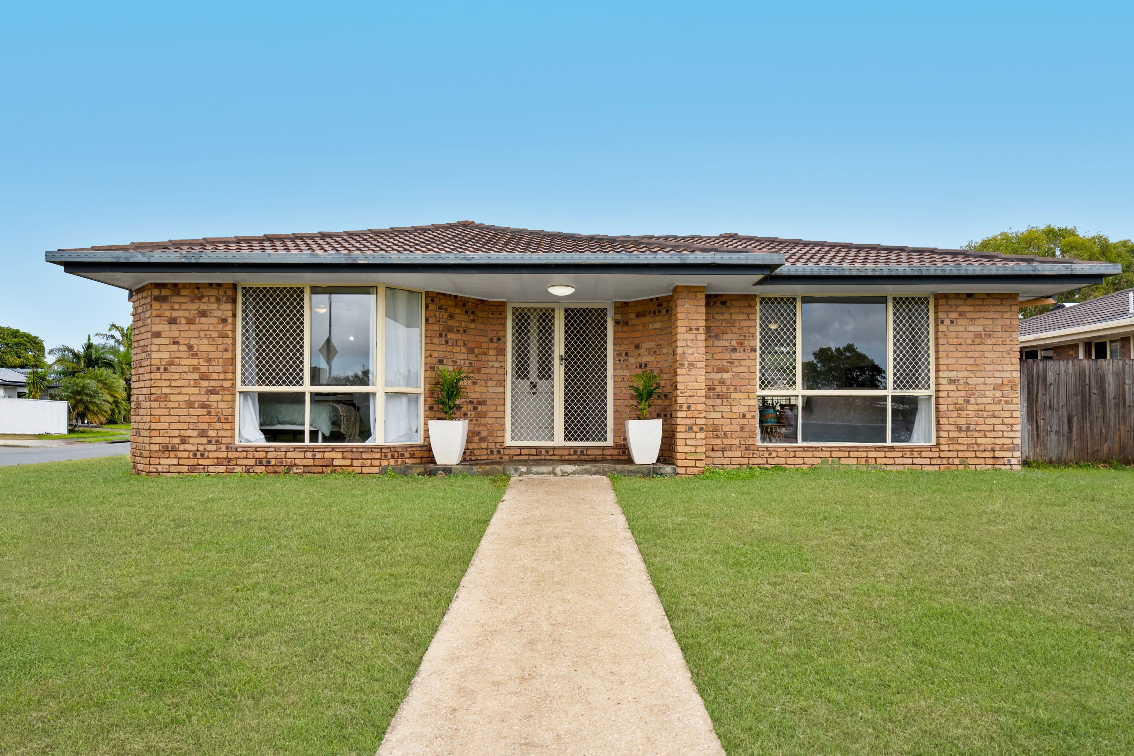 1 Spinebill Street, Burleigh Waters QLD 4220, Burleigh Waters - Image 1