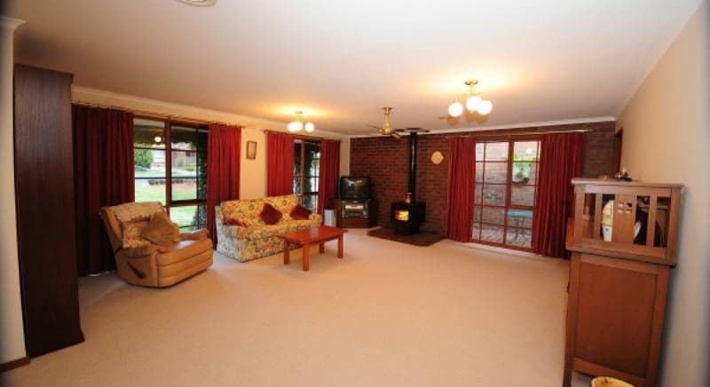 73 Rutherglen Way, TAYLORS LAKES VIC 3038, Taylors Lakes - Thumbnail 2