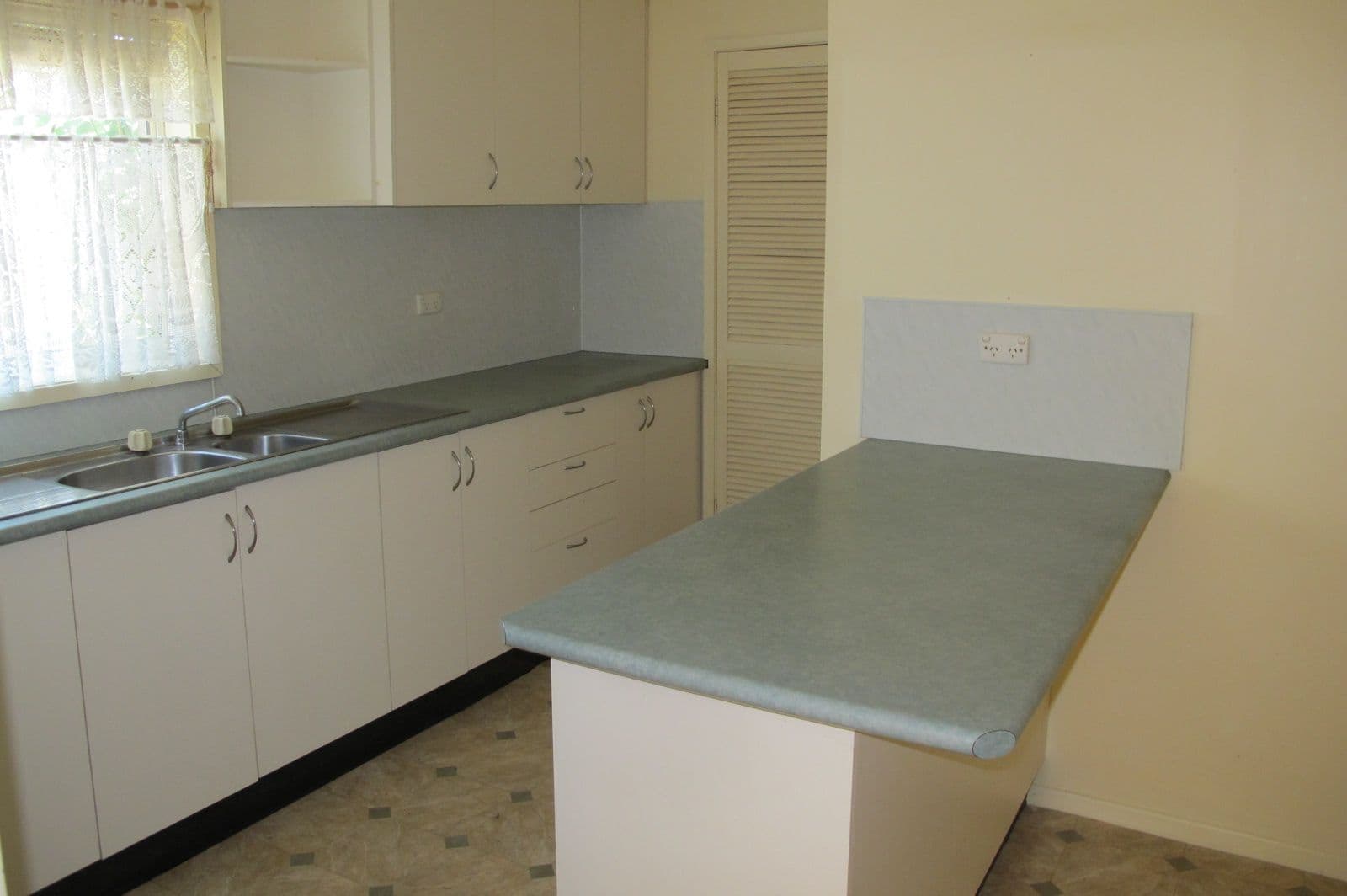74 Park Street, HAMILTON VIC 3300, Hamilton - Thumbnail 7