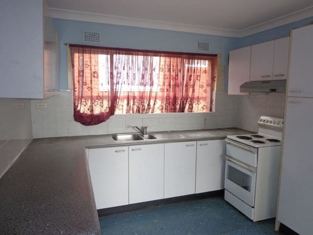 6 Theresa Street, SMITHFIELD NSW 2164, Smithfield - Thumbnail 2