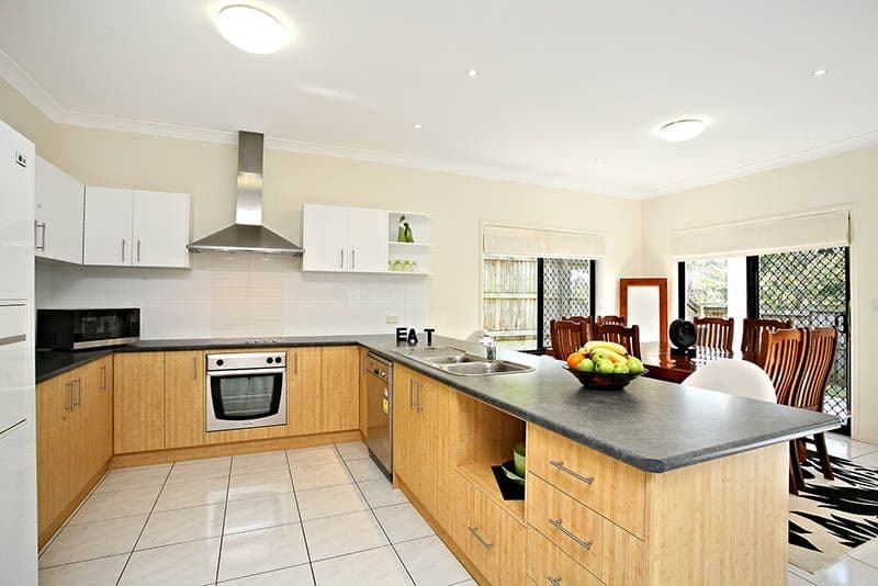 4 St Tropez Place, FOREST LAKE QLD 4078, Forest Lake - Thumbnail 2