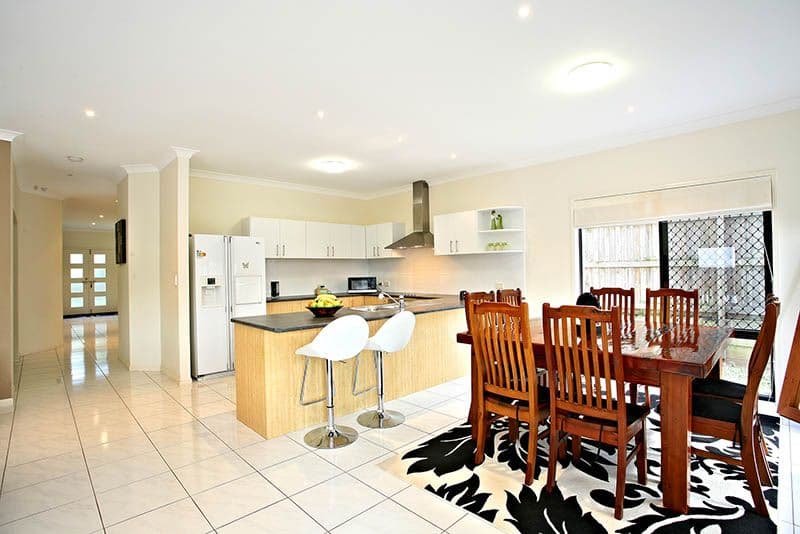 4 St Tropez Place, FOREST LAKE QLD 4078, Forest Lake - Thumbnail 3