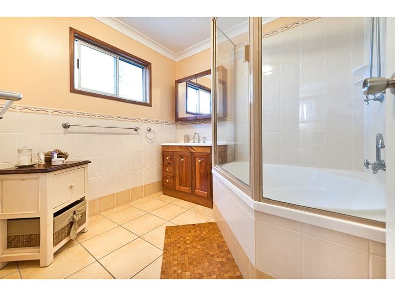 19 Macnevin Street, NORMAN GARDENS QLD 4701, Norman Gardens - Thumbnail 4