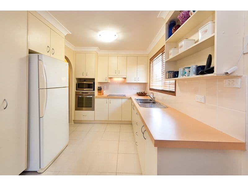 19 Macnevin Street, NORMAN GARDENS QLD 4701, Norman Gardens - Thumbnail 6