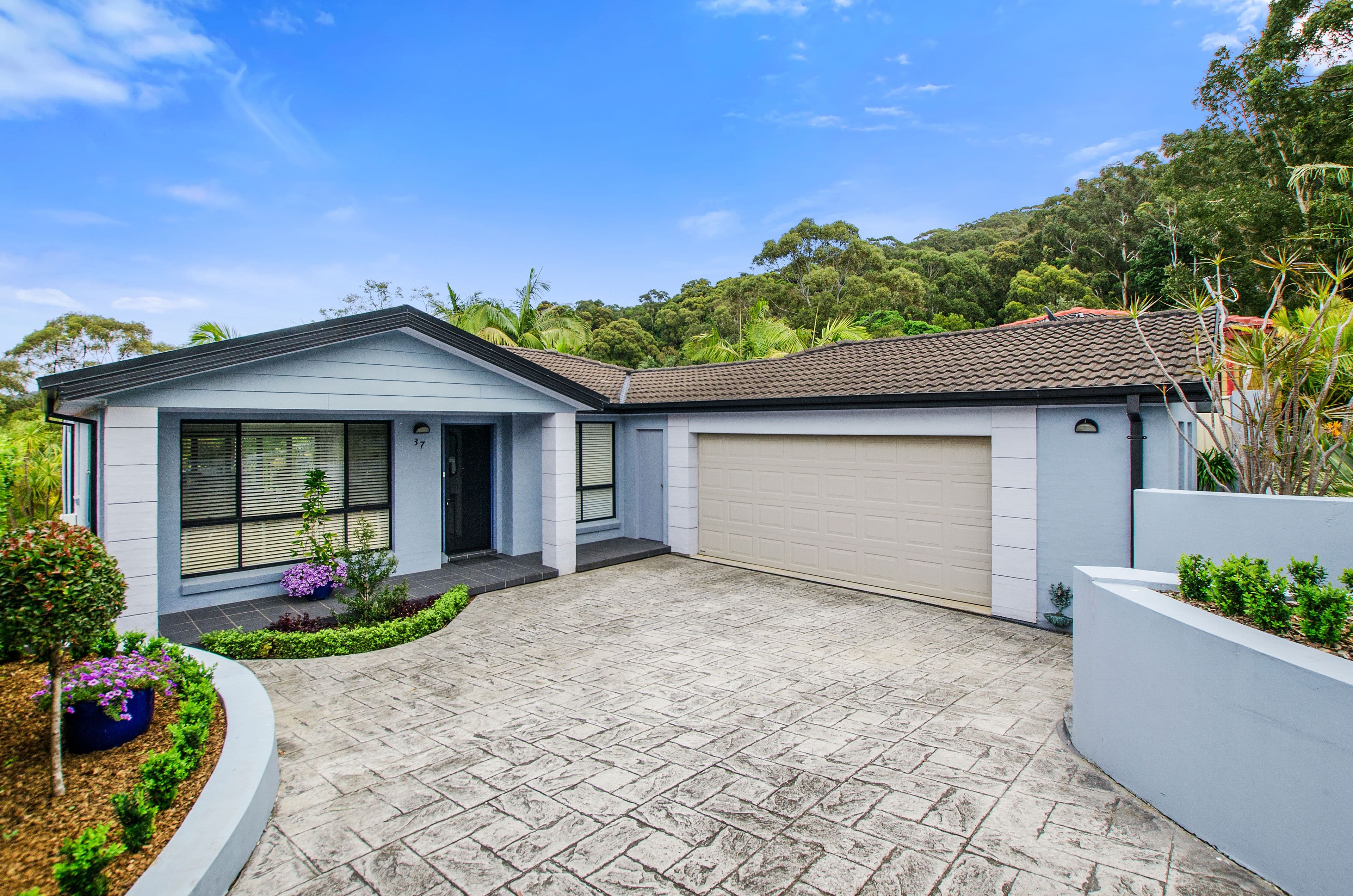 37 Joanne Street, Woonona - Image 1