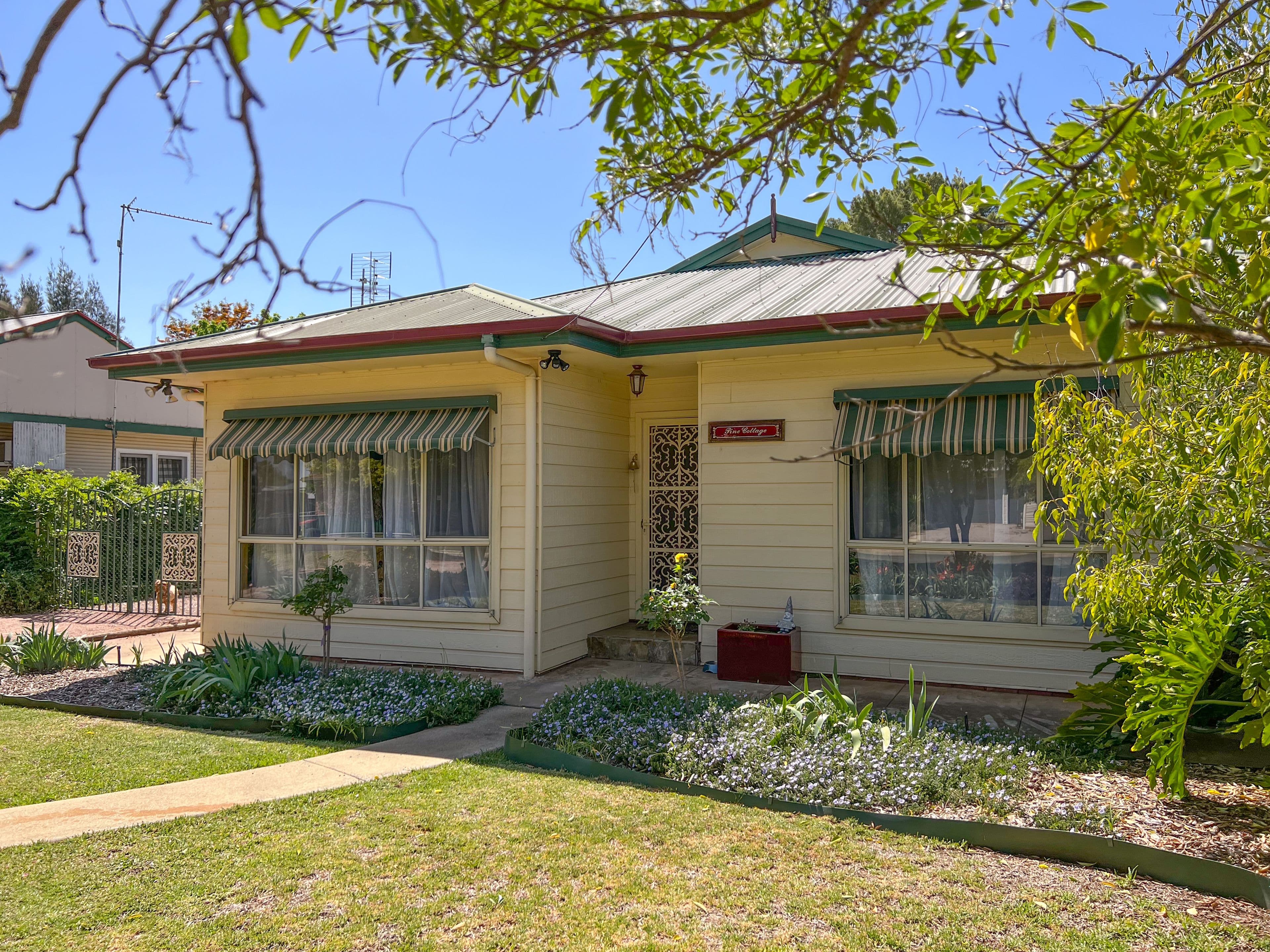 5 Gloucester Street, Forbes NSW 2871, Forbes - Thumbnail 2