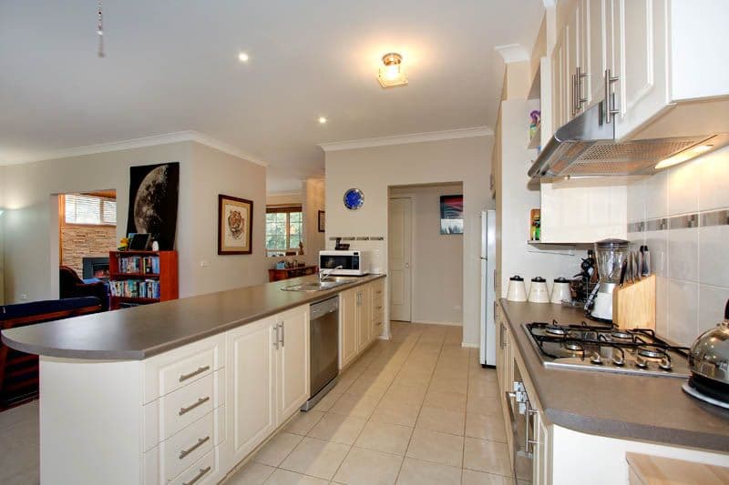 5 Selman Avenue, FERNTREE GULLY VIC 3156, Ferntree Gully - Thumbnail 4