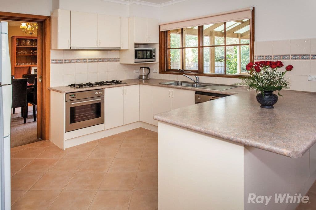 12 Rythdale Court, Glen Waverley VIC 3150, Glen Waverley - Thumbnail 4