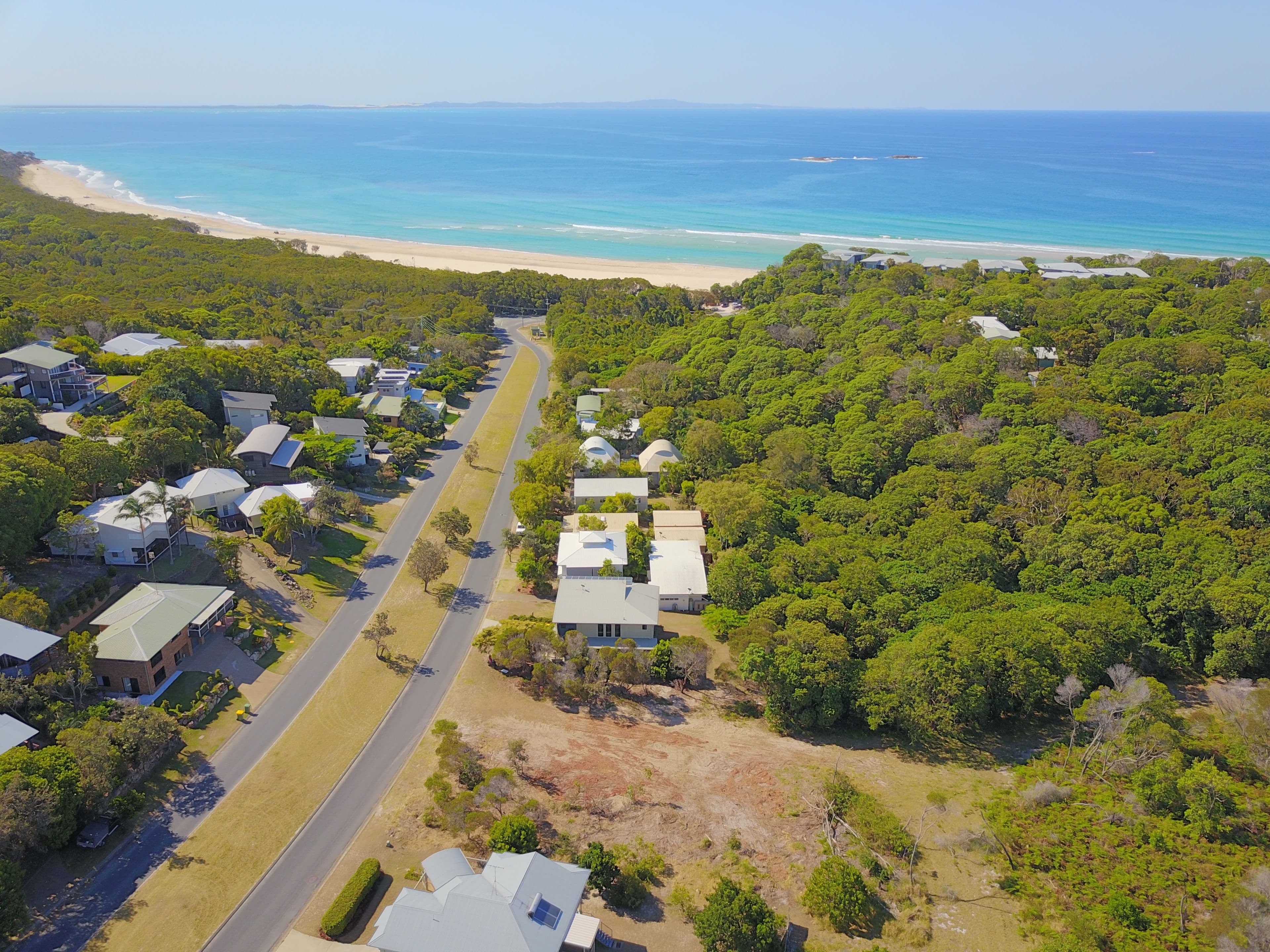 22 George Nothling Drive, Point Lookout QLD 4183, Point Lookout - Thumbnail 2