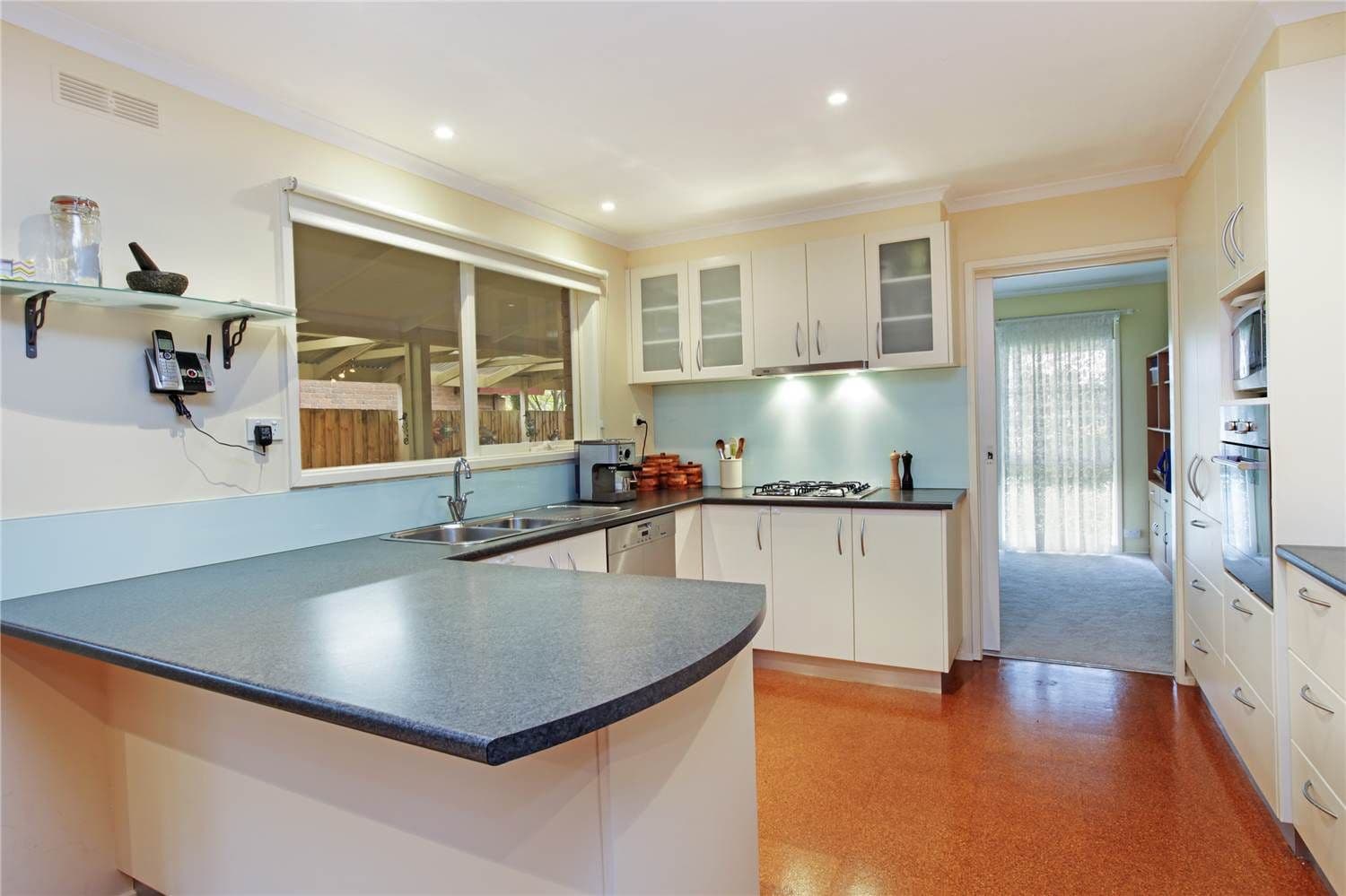 15 Cameron Crescent, LARA VIC 3212, Lara - Thumbnail 2