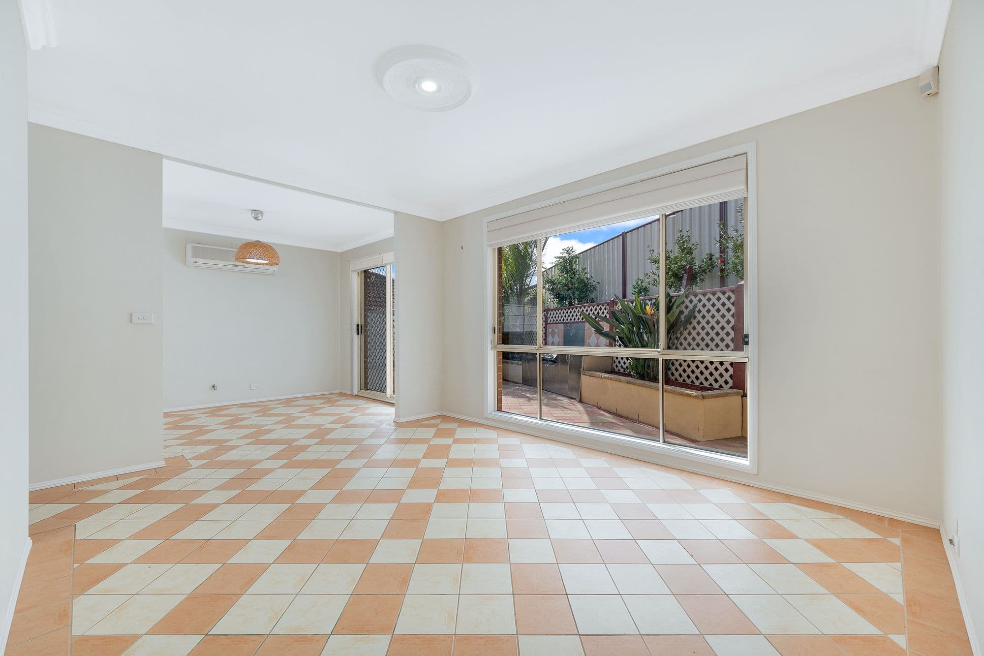 11 Englorie Park Drive, Englorie Park - Thumbnail 2