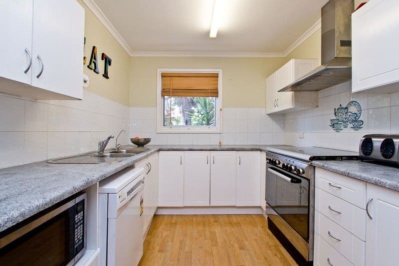 18 Pennant Street, Aberfoyle Park SA 5159, Aberfoyle Park - Thumbnail 2