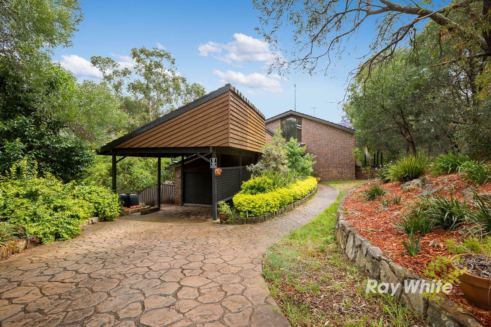6 Chainmail Crescent, Castle Hill - Image 1
