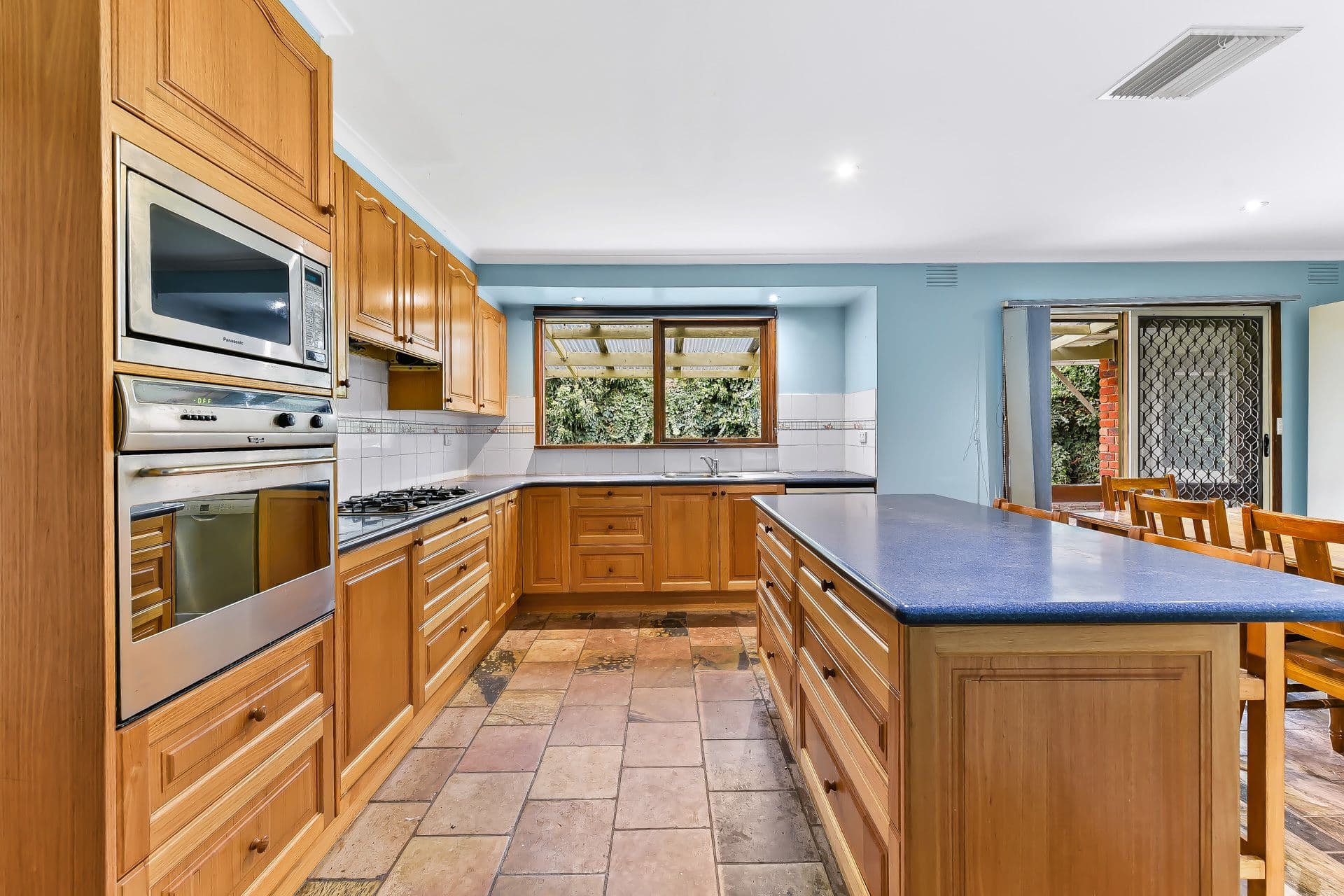 98 View Mount Road, Wheelers Hill VIC 3150, Wheelers Hill - Thumbnail 5