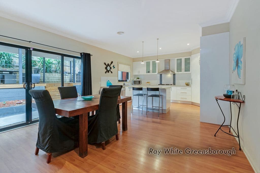 24 Nulgarrah Crescent, GREENSBOROUGH VIC 3088, Greensborough - Thumbnail 3
