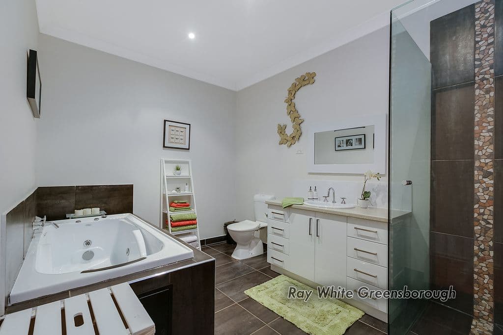 24 Nulgarrah Crescent, GREENSBOROUGH VIC 3088, Greensborough - Thumbnail 8