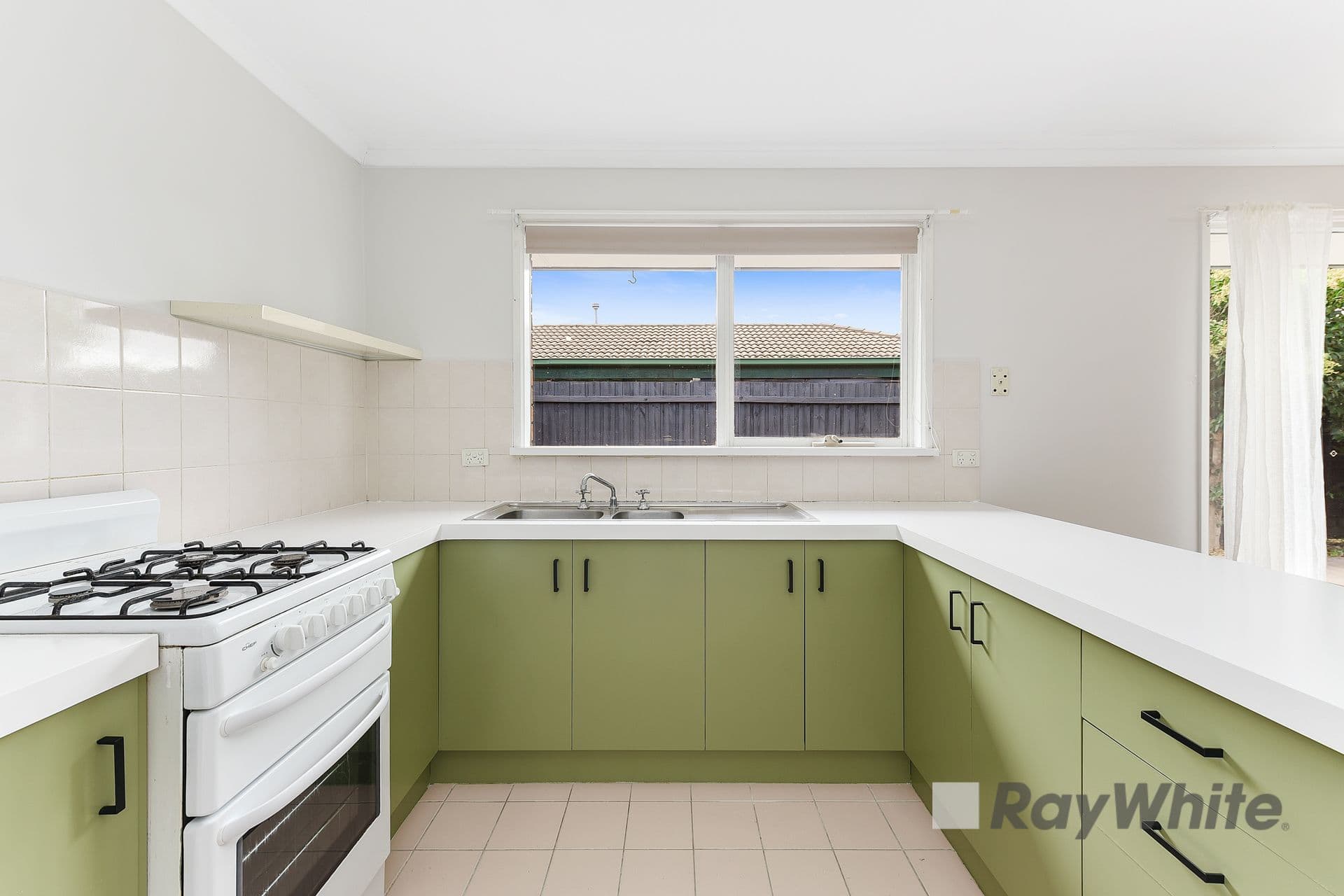 34 Lauren Drive, Hampton Park VIC 3976, Hampton Park - Thumbnail 4