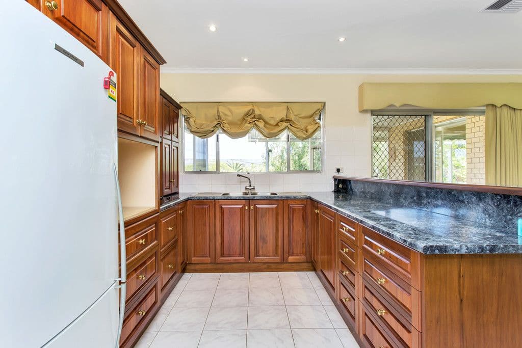68 Knightsbridge Avenue, Valley View SA 5093, Valley View - Thumbnail 4