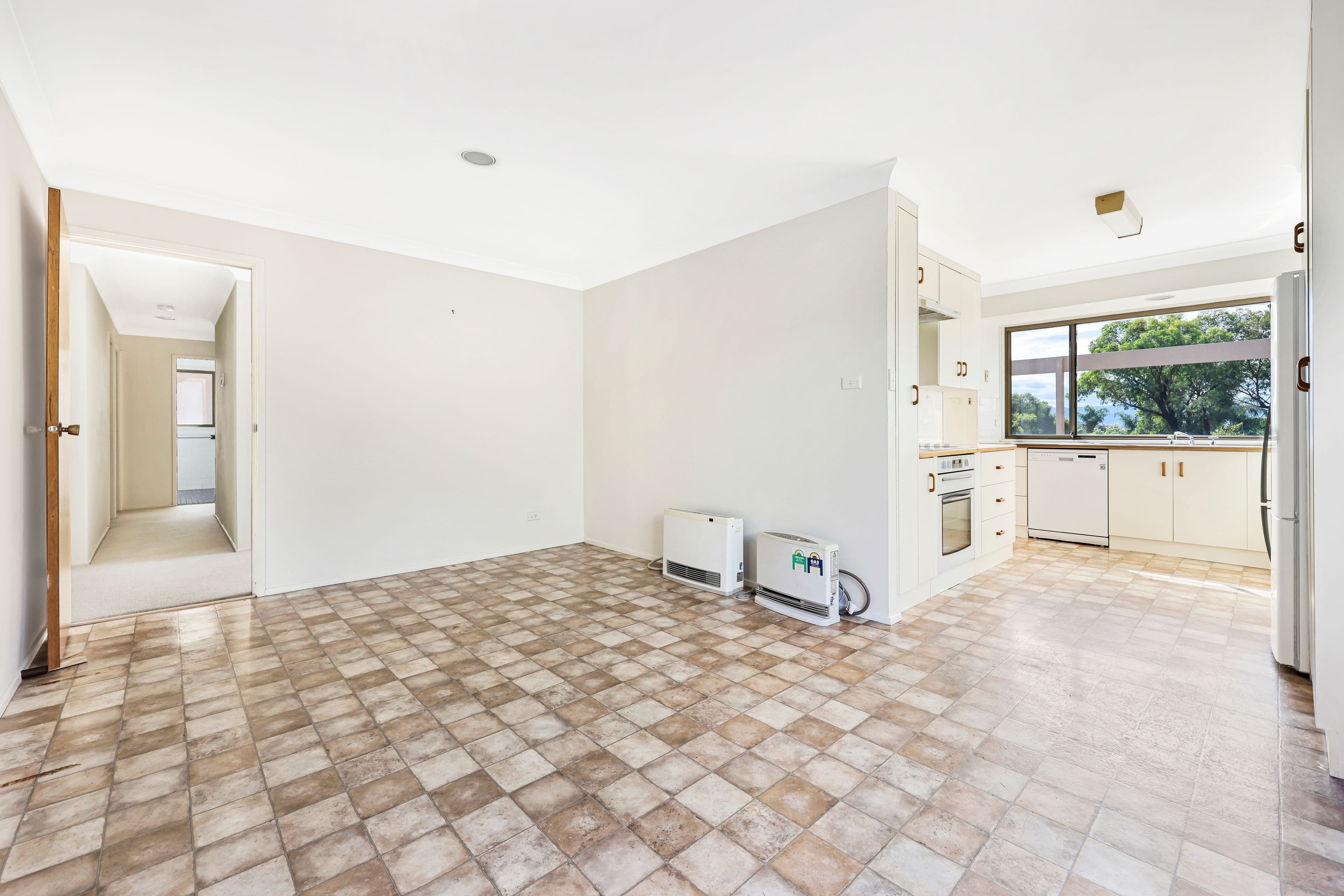 77 Edward Street, Tamworth NSW 2340, Hillvue - Thumbnail 5