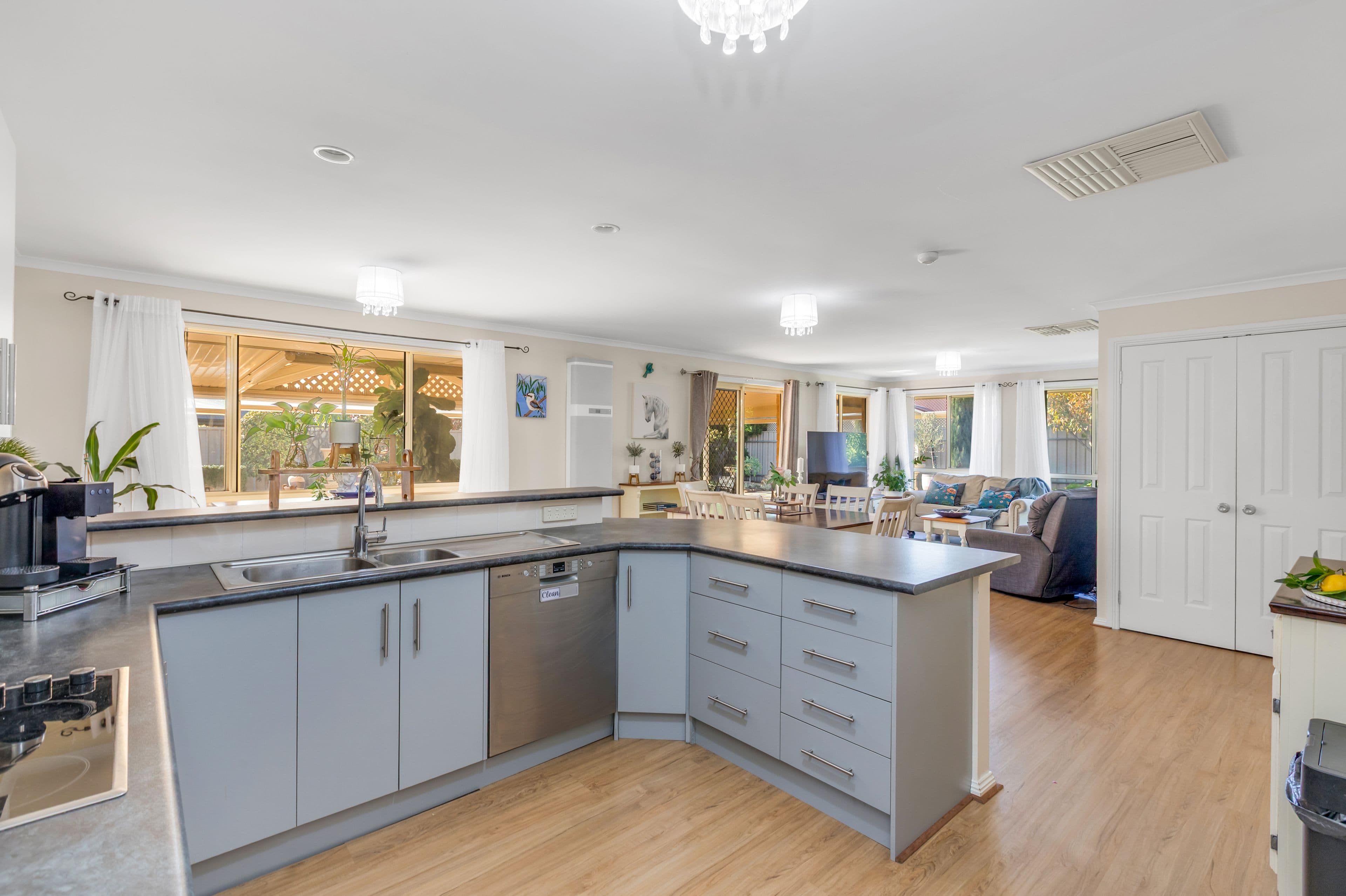 48 Yeovil Circuit, Craigmore SA 5114, Craigmore - Thumbnail 8