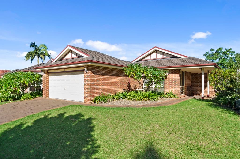 13 Glenwood Grove, Horsley - Image 1