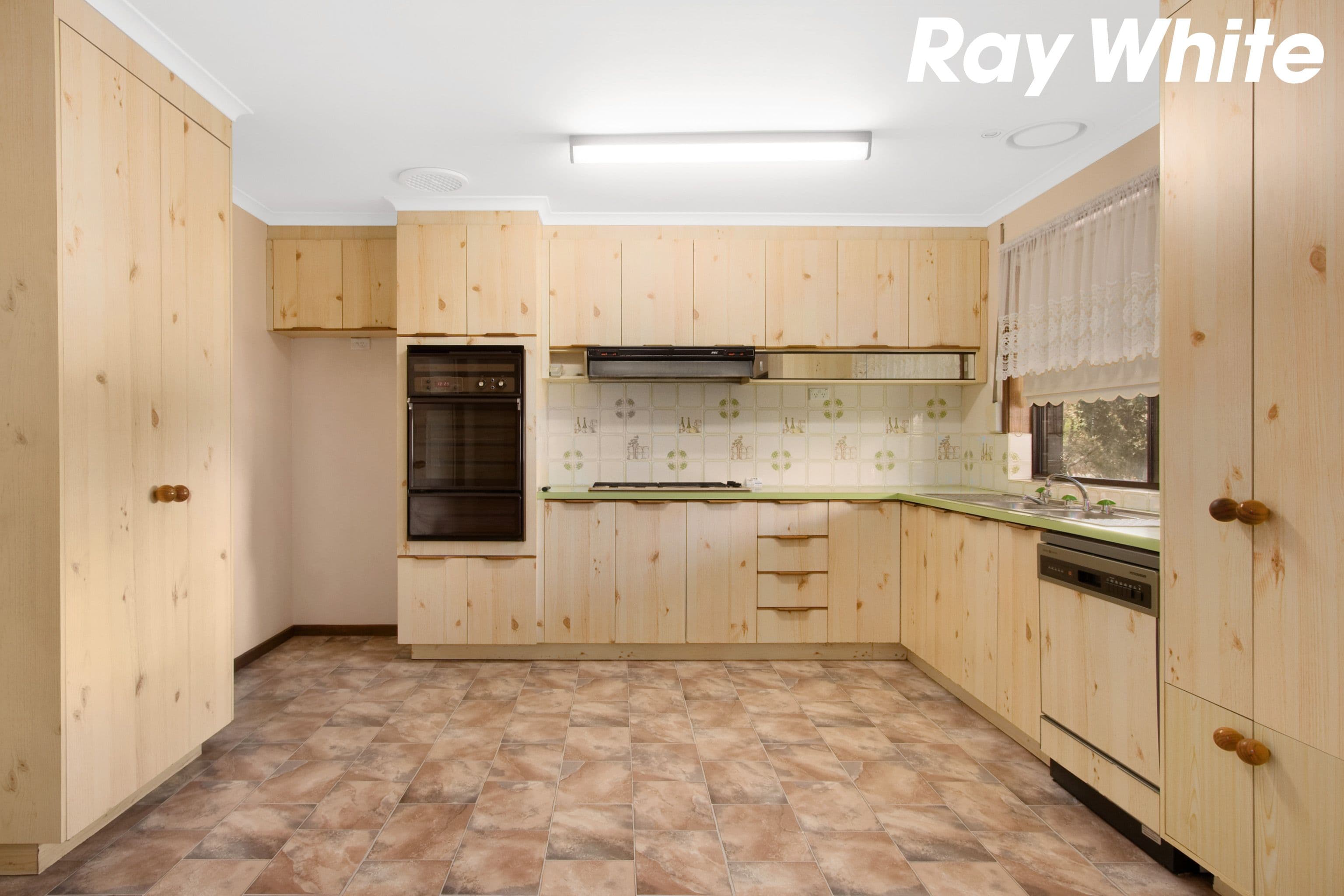 30 Princes Highway, Pakenham VIC 3810, Pakenham - Thumbnail 3