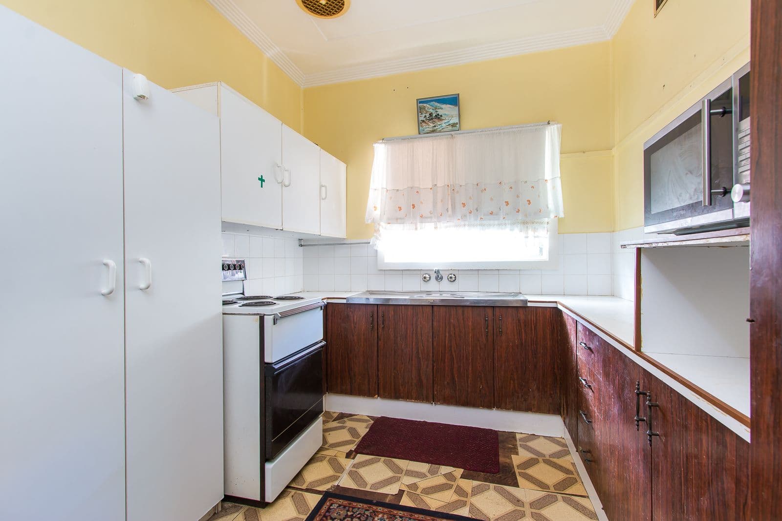 16 Deane Street, Belmont - Thumbnail 2
