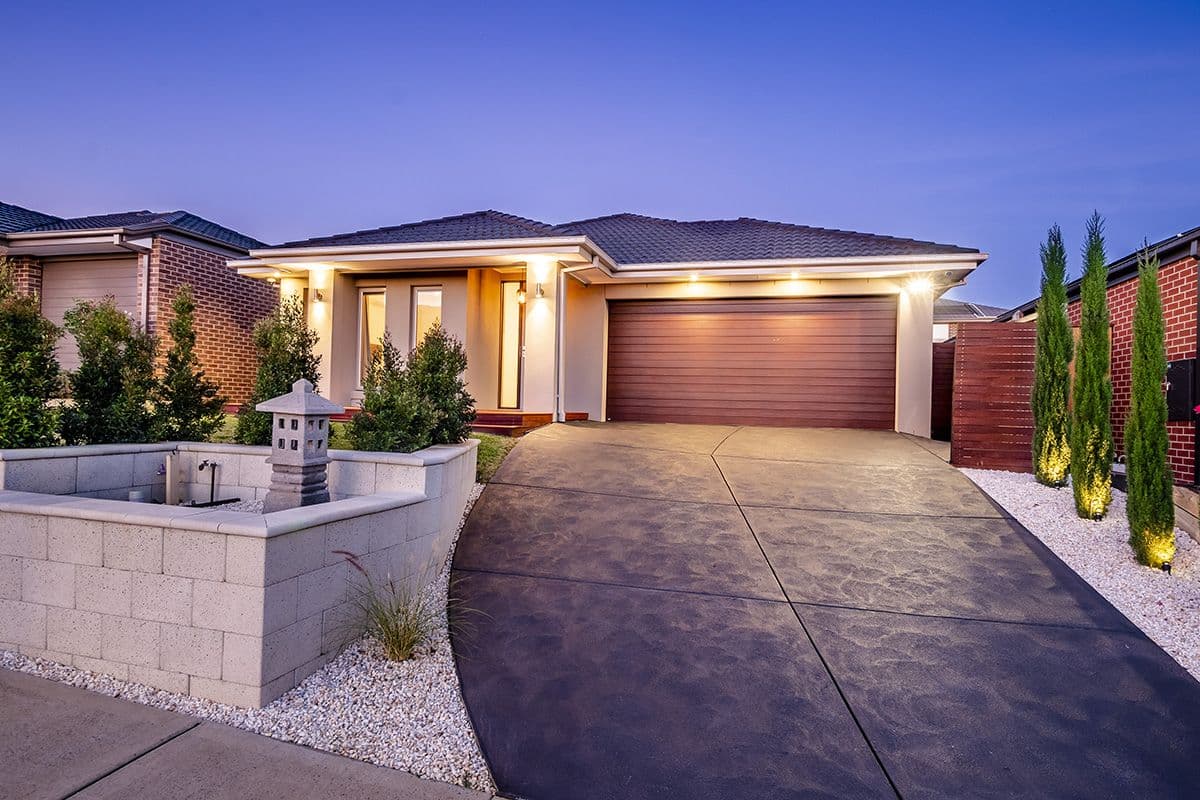 12 Manoora Avenue, Clyde North VIC 3978, Clyde North - Image 1