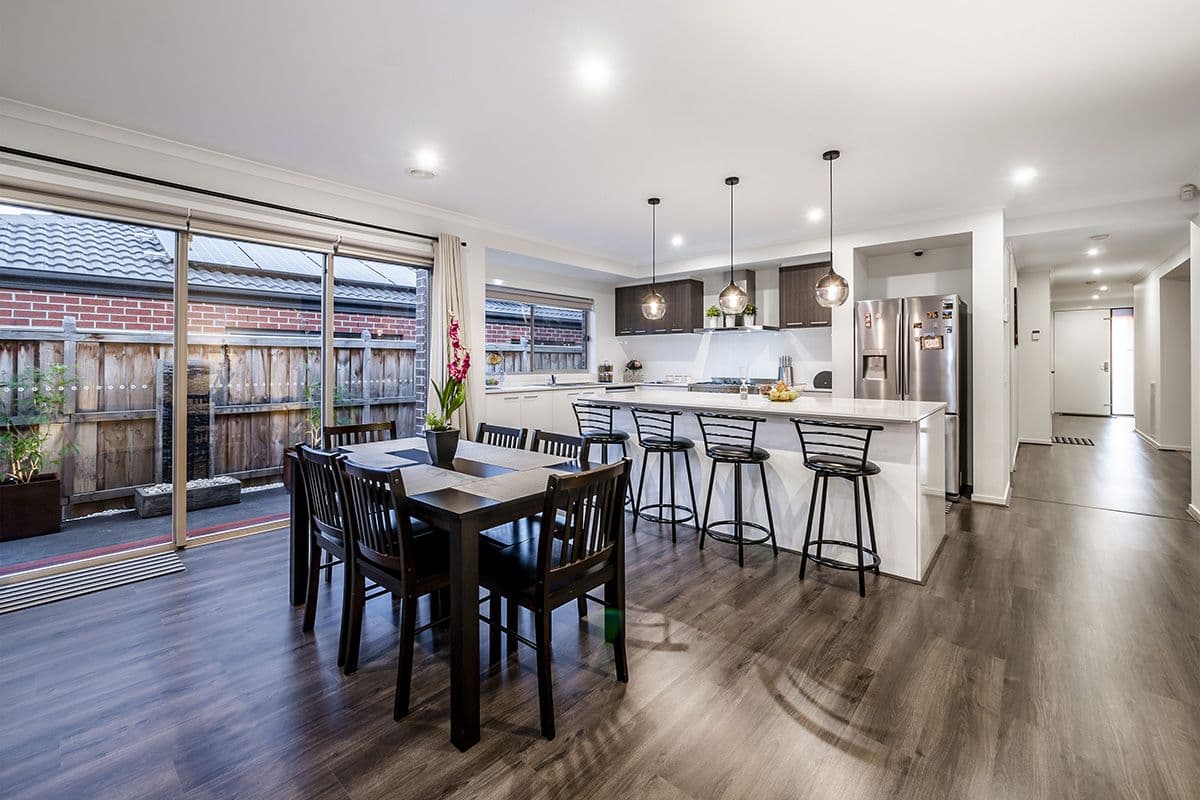 12 Manoora Avenue, Clyde North VIC 3978, Clyde North - Thumbnail 4