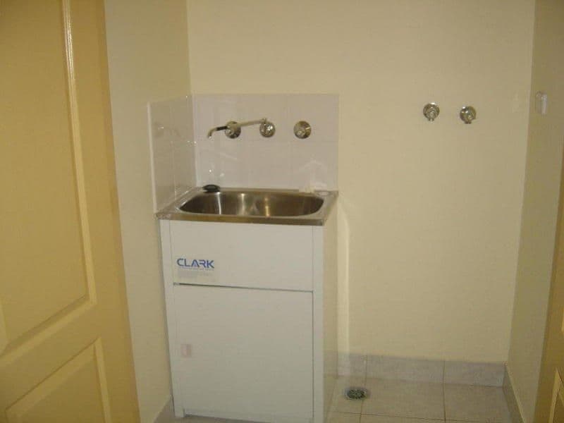 2 The Crescent, FAIRFIELD NSW 2165, Fairfield - Thumbnail 6