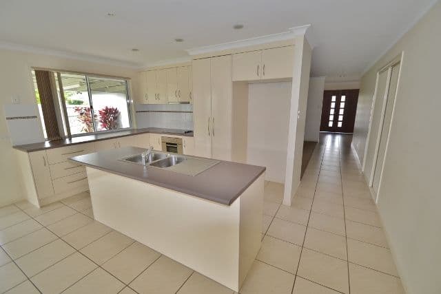 2 Crumpton Place, BEERWAH QLD 4519, Beerwah - Thumbnail 5