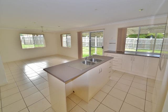 2 Crumpton Place, BEERWAH QLD 4519, Beerwah - Thumbnail 7