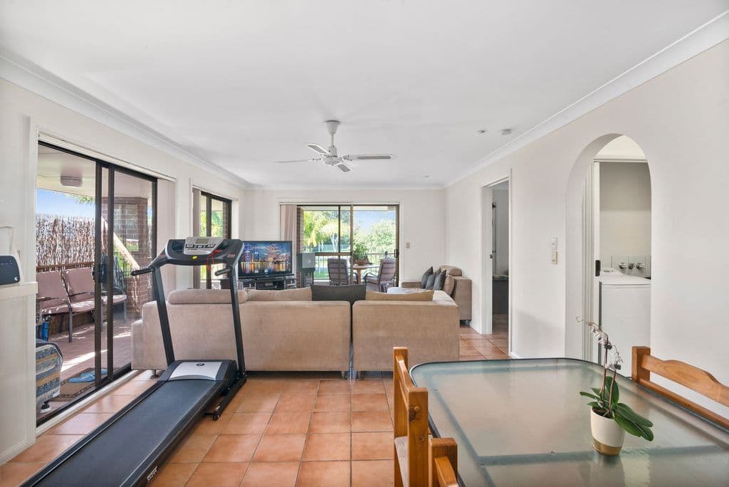 84 Sarawak Avenue, Palm Beach QLD 4221, Palm Beach - Thumbnail 5